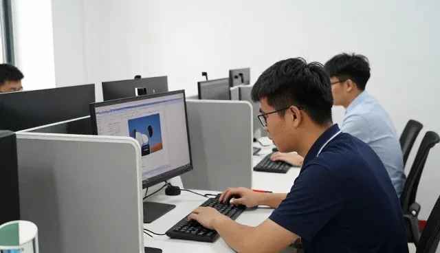 域名与服务器托管满足复杂环境应用需求